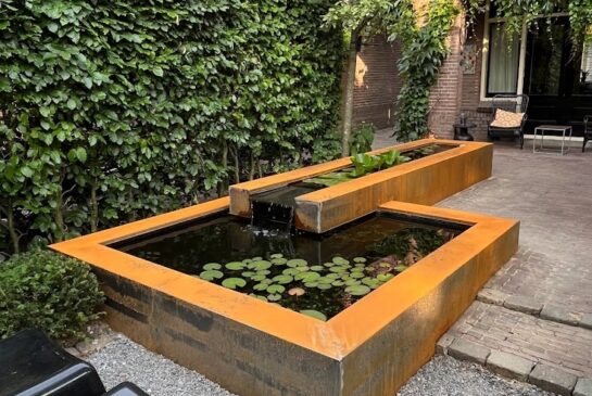 Cortenstalen vijver met waterval maatwerk stadstuin maatwerk steelgarden