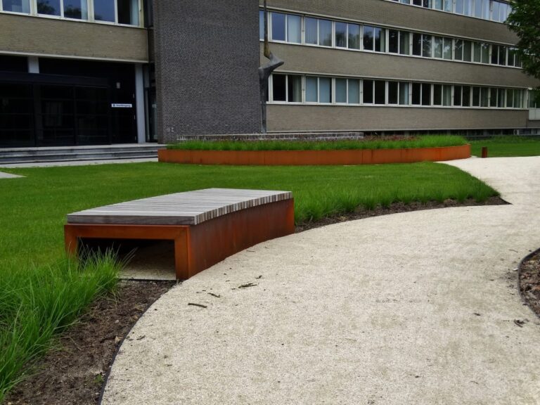 Grote CorTenstaal Border