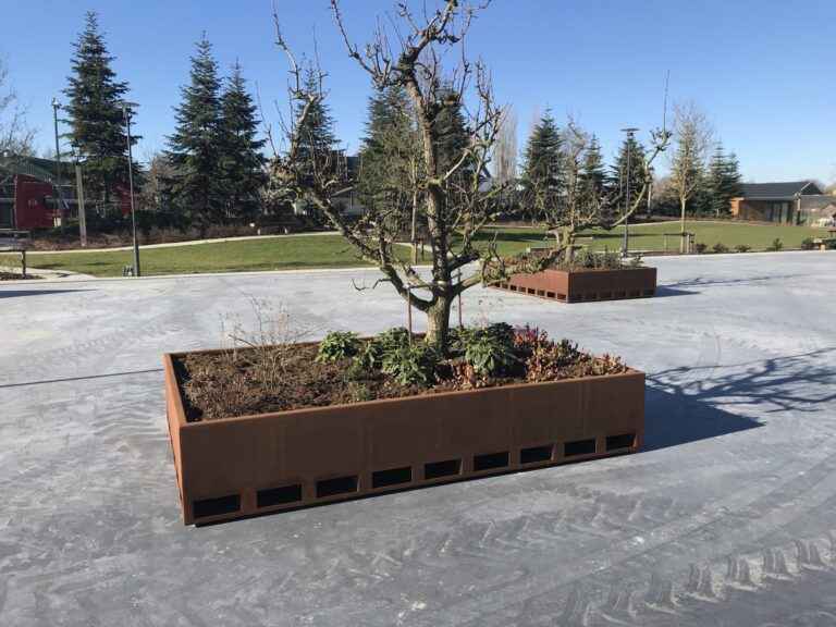 Grote Plantenbakken van CorTenstaal